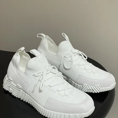 エルメス スニーカー