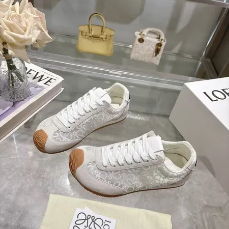 ロエベ スニーカー