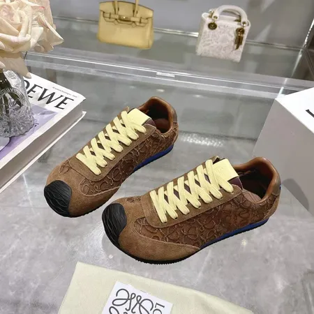 ロエベ スニーカー