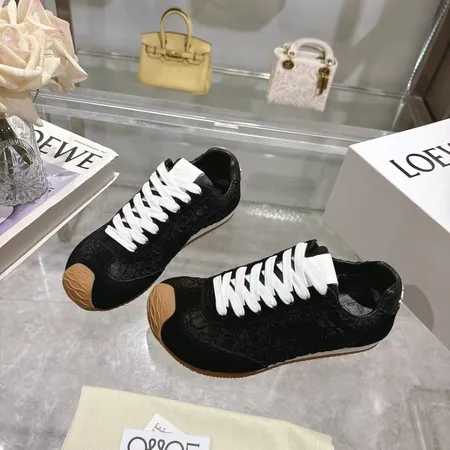 ロエベ スニーカー