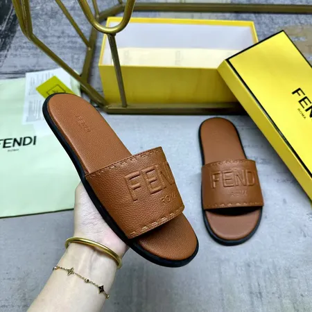 フェンディ スリッパ