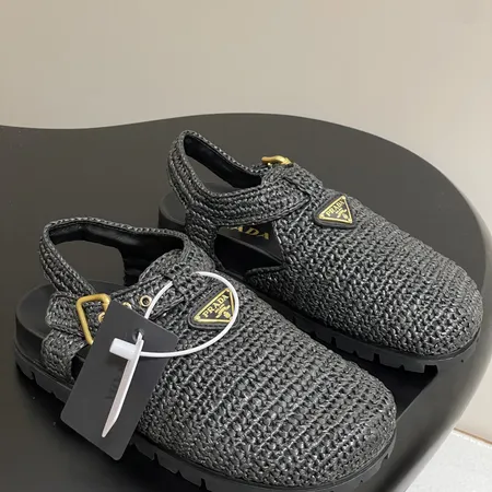 プラダ サンダル