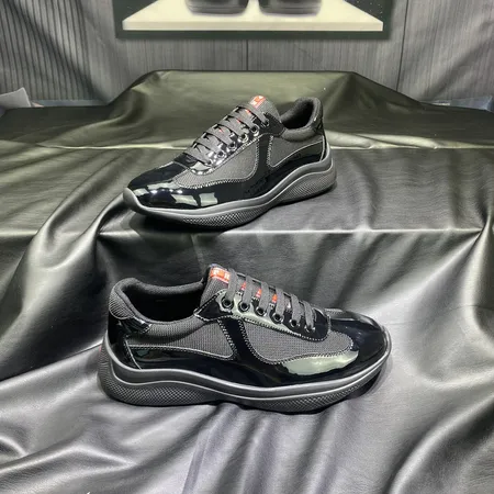 プラダ スニーカー