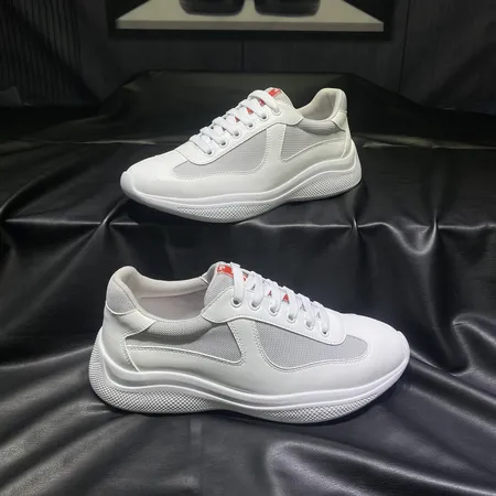 プラダ スニーカー