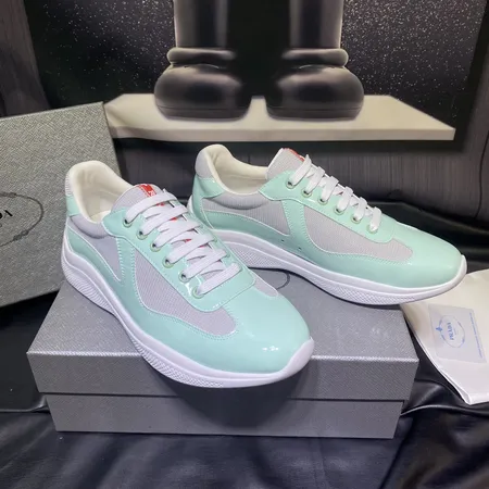 プラダ スニーカー