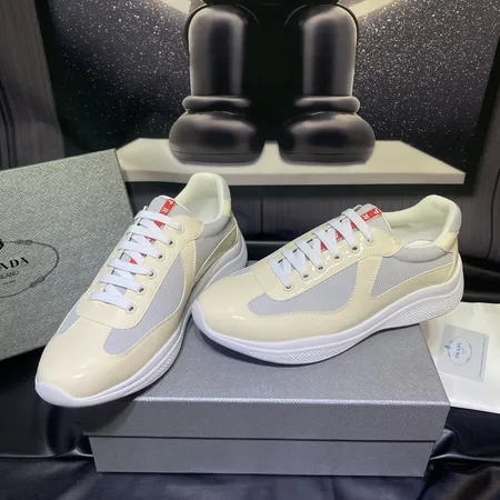 プラダ スニーカー