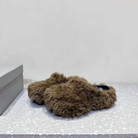 バレンシアガ スリッパ