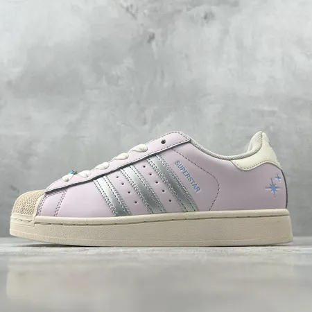 アディダス カジュアルシューズ