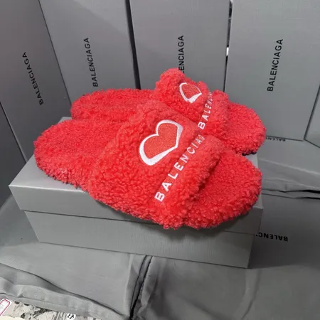 バレンシアガ スリッパ