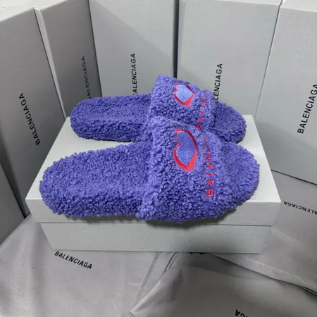 バレンシアガ スリッパ