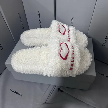 バレンシアガ スリッパ