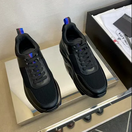 プラダ スニーカー