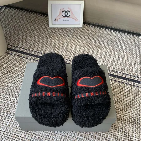 バレンシアガ スリッパ