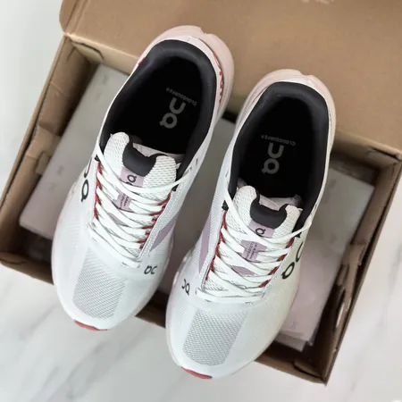 ロエベ スニーカー