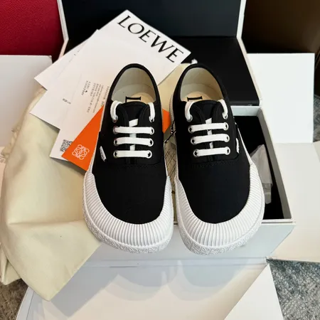 ロエベ カジュアルシューズ