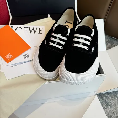 ロエベ カジュアルシューズ