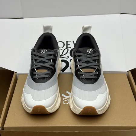 ロエベ スニーカー