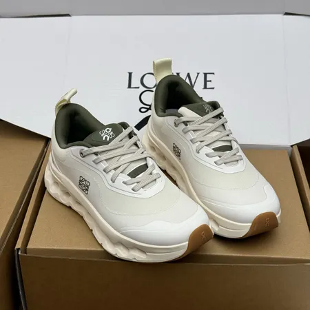 ロエベ スニーカー