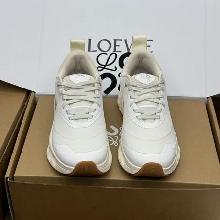 ロエベ スニーカー