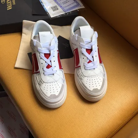 ヴァレンティノ カジュアルシューズ