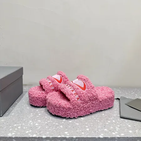 バレンシアガ スリッパ