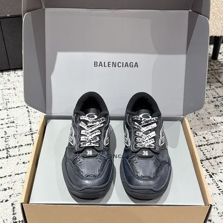 バレンシアガ カジュアルシューズ