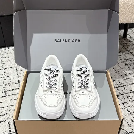 バレンシアガ カジュアルシューズ