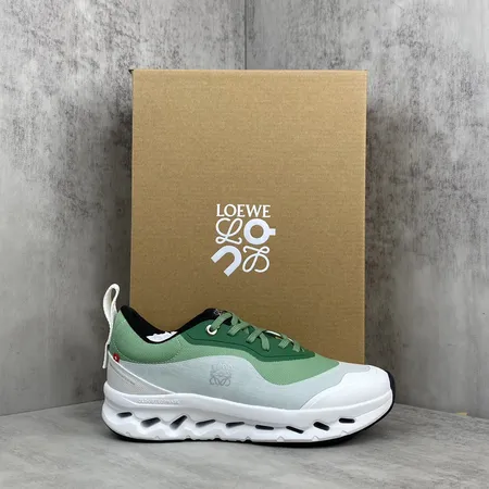 ロエベ スニーカー