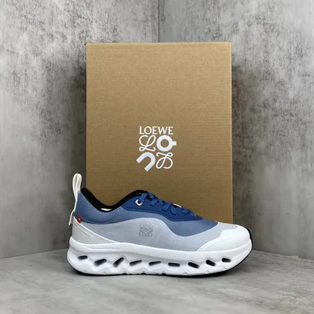 ロエベ スニーカー