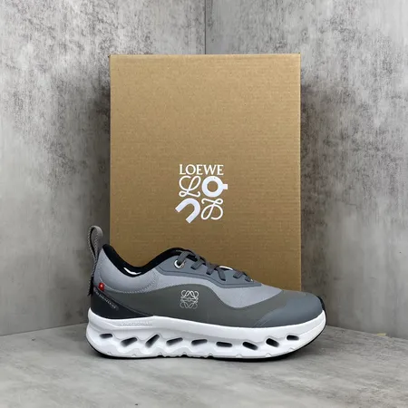 ロエベ スニーカー