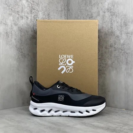 ロエベ スニーカー