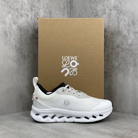 ロエベ スニーカー