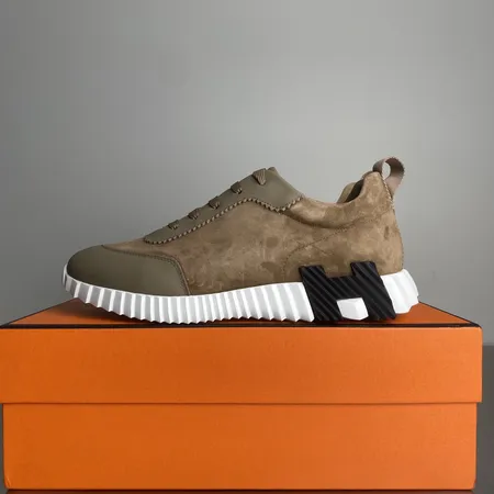 エルメス スニーカー