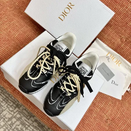 ディオール スニーカー