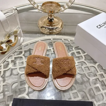 セリーヌ スリッパ
