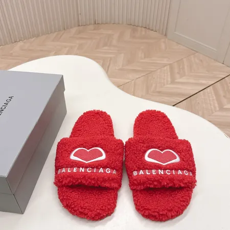 バレンシアガ スリッパ
