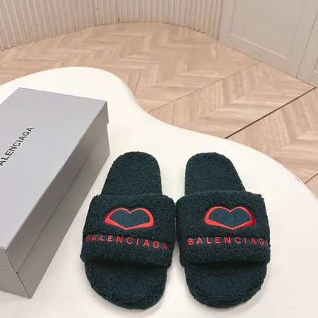 バレンシアガ スリッパ