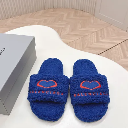 バレンシアガ スリッパ