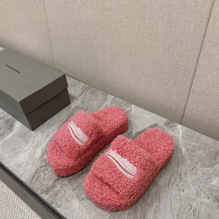 バレンシアガ スリッパ