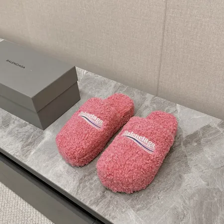 バレンシアガ スリッパ