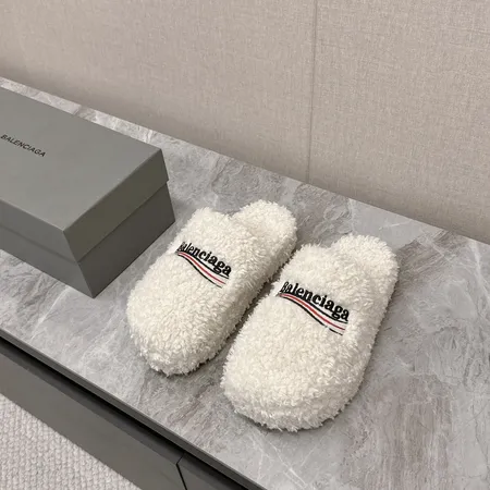 バレンシアガ スリッパ