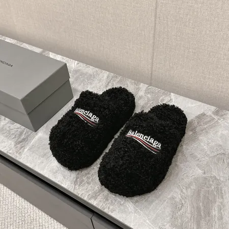 バレンシアガ スリッパ