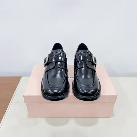 ミュウミュウ ビジネスシューズ