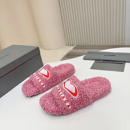 バレンシアガ スリッパ