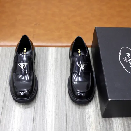 プラダ ビジネスシューズ