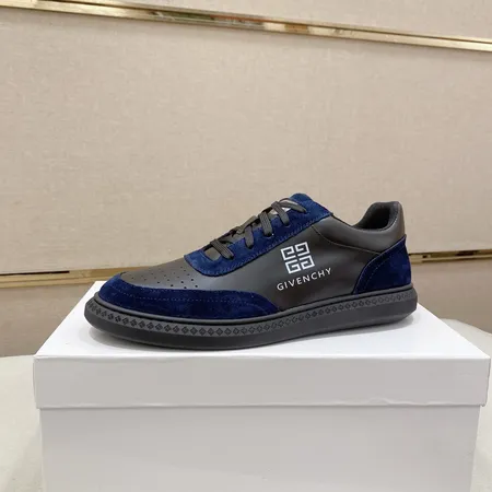 ジバンシィ カジュアルシューズ