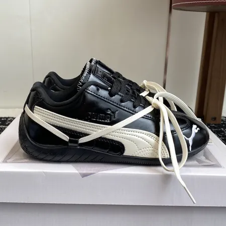 プーマ カジュアルシューズ