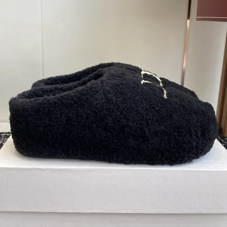 セリーヌ スリッパ