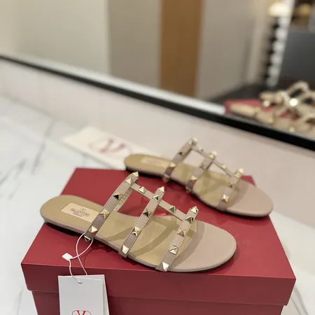 ヴァレンティノ スリッパ