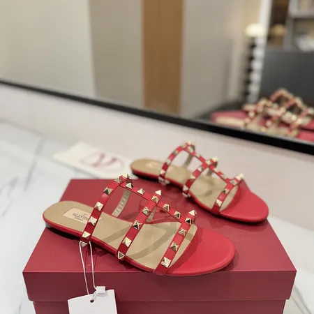 ヴァレンティノ スリッパ